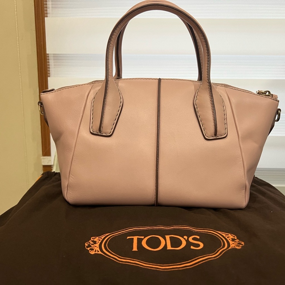 TOD'S
Baby pink Leather Tod’s D-Styling Zip Satchel Bag